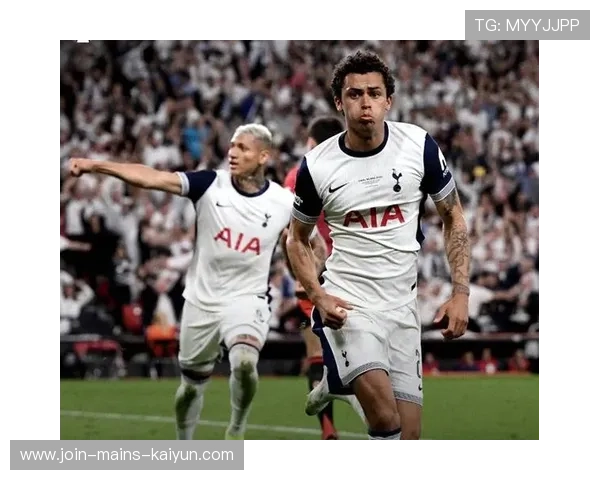 曼联全力备战热刺，争四之路充满悬念