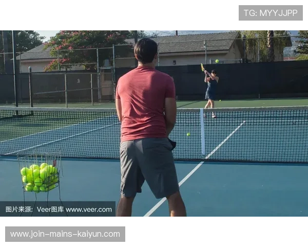 网球混合双打出现“反向站位”战术，战术书被刷新